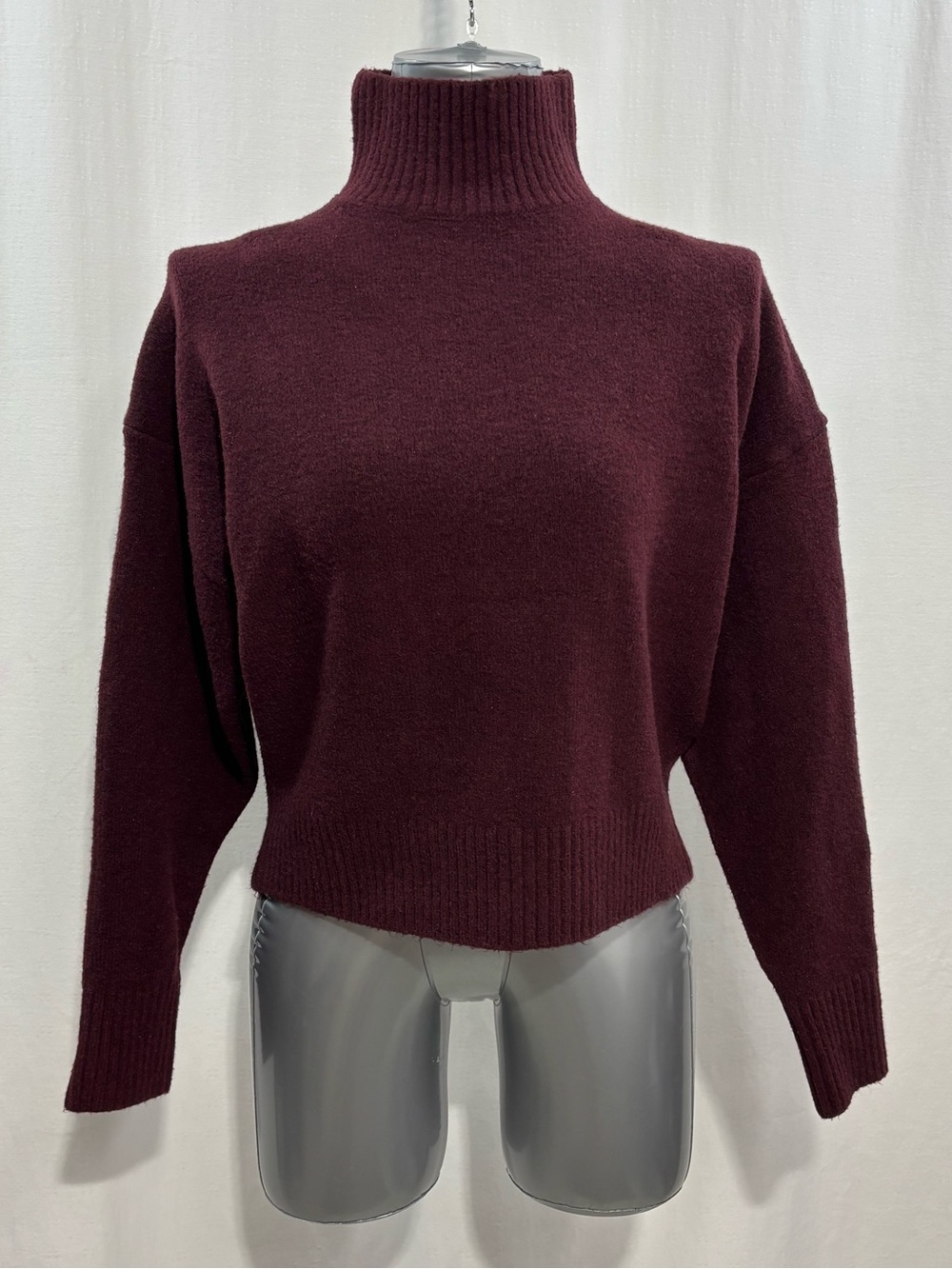 Zara Wine Burgundy Turtleneck Cropped Oversized Sweater Small 522 work party